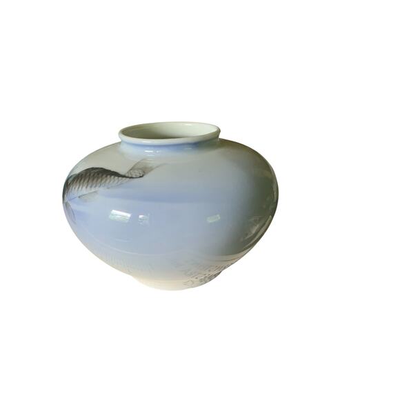 Fukagawa Arita Japanese Porcelain Koi Small Vase - Picture 3 of 3